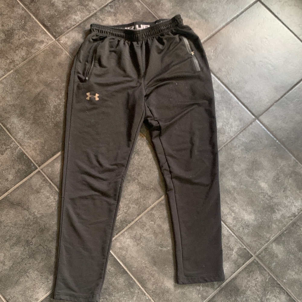 Under Armour Black Sweatpants for Active Comfort